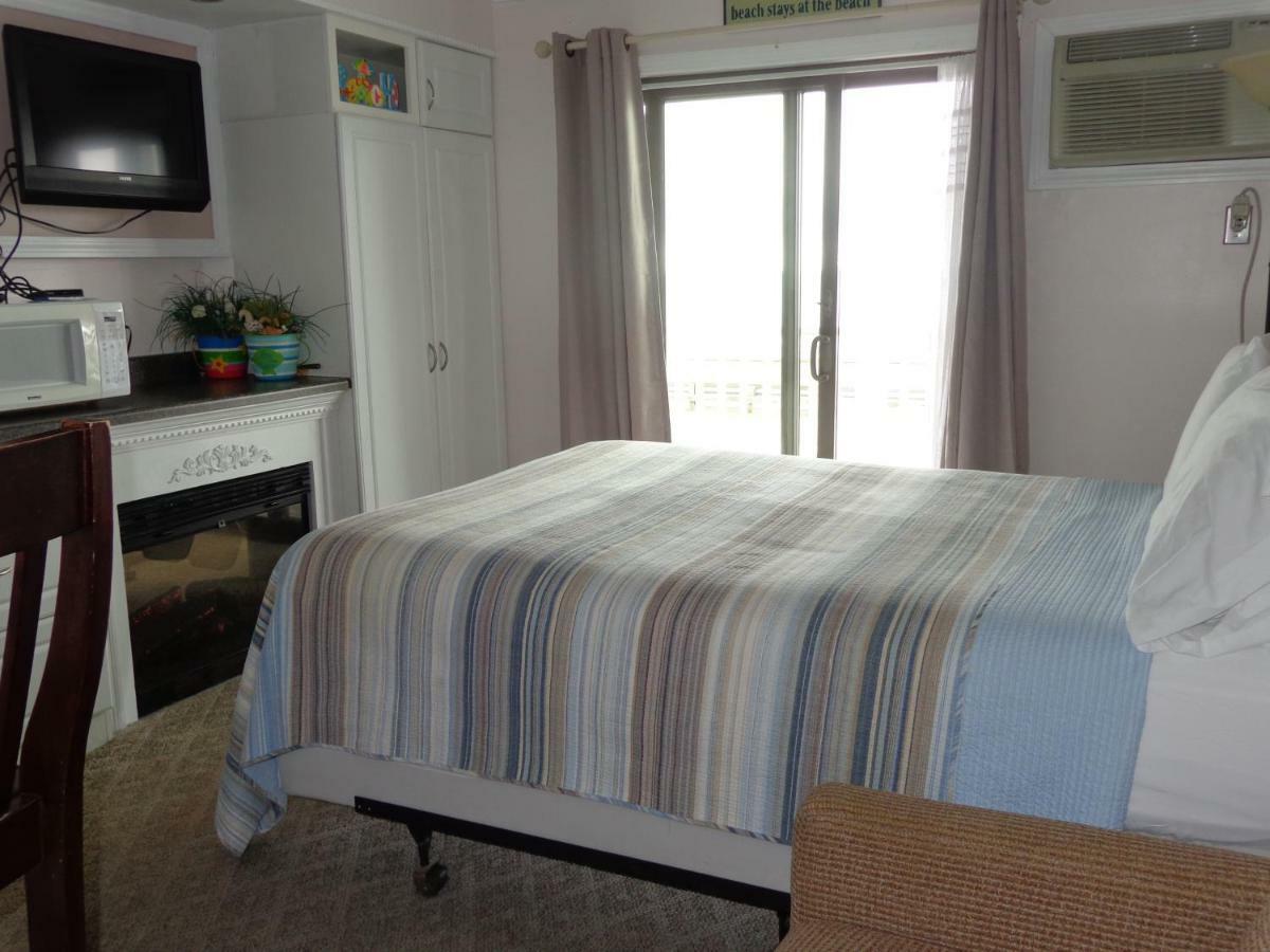 Jonathan'S On The Oceanfront Hampton Extérieur photo