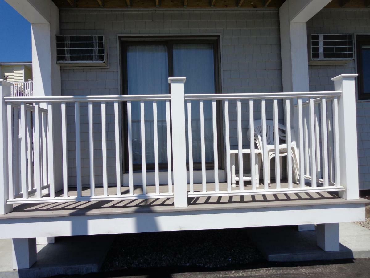Jonathan'S On The Oceanfront Hampton Extérieur photo