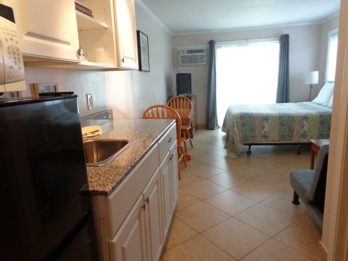 Jonathan'S On The Oceanfront Hampton Extérieur photo